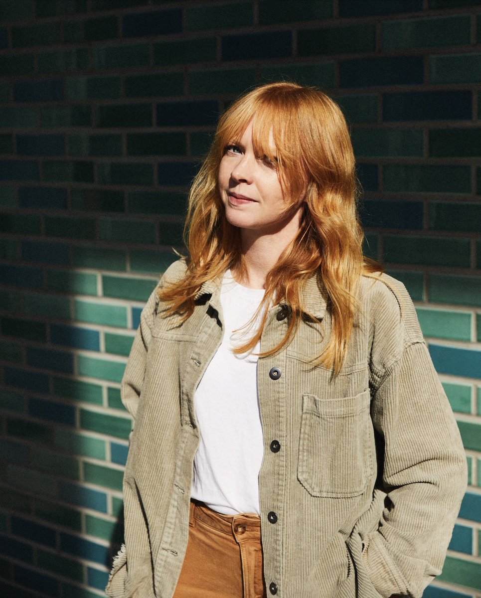 Maybe some of you have guessed it, there’s new music on the horizon…. And maybe some of you think mailing lists are a little boring, please let me try prove you wrong! 

Sign up: lucyrose.lnk.to/mailinglist