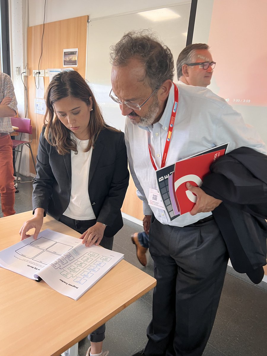 stpetersbcn's tweet photo. Finalizamos el primer día de #CICAEbenchmarking23 con proyectos de TEDEd, Design Thinking, Blockchain y LAB06 @CICAE_Educacion Gracias a todos los profesionales de los colegios de CICAE por asistir. ¡Nos vemos mañana! https://t.co/kKD79W7cHb