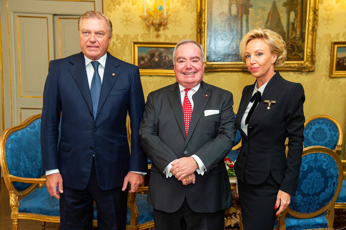RealCasaBorbone's tweet photo. Martedì 17 ottobre a Roma, presso il Palazzo Magistrale, S.A.E. Fra’ John Timothy Dunlap, Principe e 81° Gran Maestro, ha ricevuto S.A.R. il Principe Carlo di Borbone delle Due Sicilie, Duca di Castro, e la consorte, S.A.R. la Principessa Camilla di Borbone delle Due Sicilie. https://t.co/zQsYihU62k
