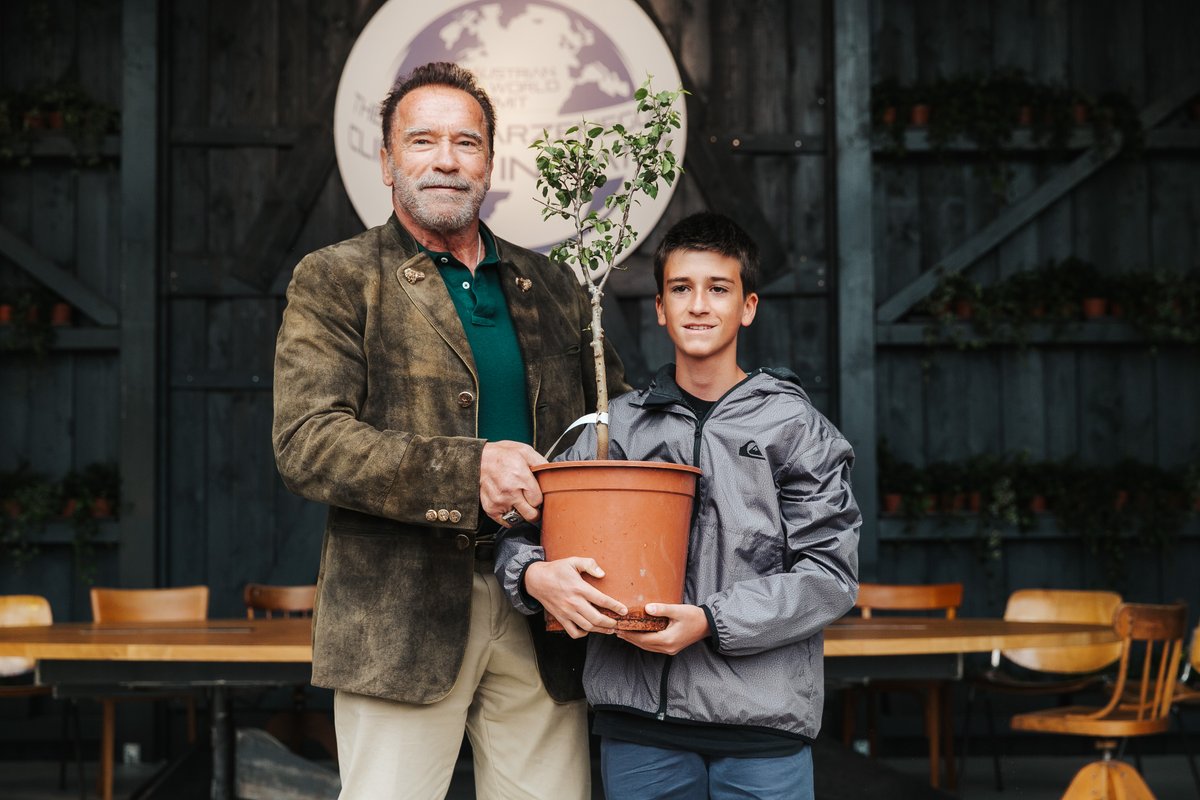 ArnoldSCI's tweet photo. π± Meet Pablo, the incredible young eco-hero from Valencia, Spain! πͺπΈπ Since June 2020, he's been on a mission to combat climate change, one tree at a time. π His dedication inspires us all to take action for a greener, healthier planet. ππ #ClimateActionHero #AWSolutionsHub https://t.co/6yCohJlttA