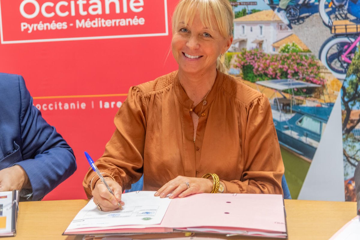 CCBTA30's tweet photo. 👉 #CCBTA : Signature des avenants aux contrats 2e génération Bourg Centre Occitanie menés par la Région pour les communes de #Beaucaire, #Bellegarde et #Jonquières-Saint-Vincent
👉 Infos : https://t.co/i96h6rWjo4 https://t.co/xqDfykrP9R