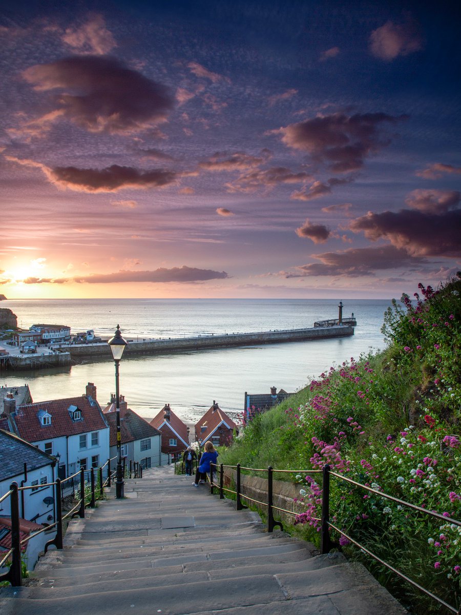 ✨ Two souls, a hillside, and a view that captures centuries of stories. Tag your favourite travel buddy! 📸: VisitBritain/Simon Palmer 📍: Whitby; North Yorkshire; Yorkshire and The Humber