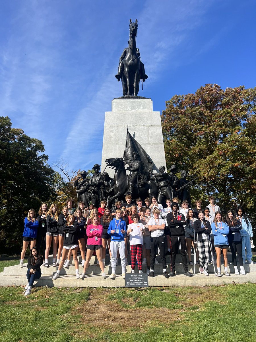 hmsdcbus1's tweet photo. Bus 1 is enjoy Gettysburg! @theheritagems https://t.co/zGxeAMObXM