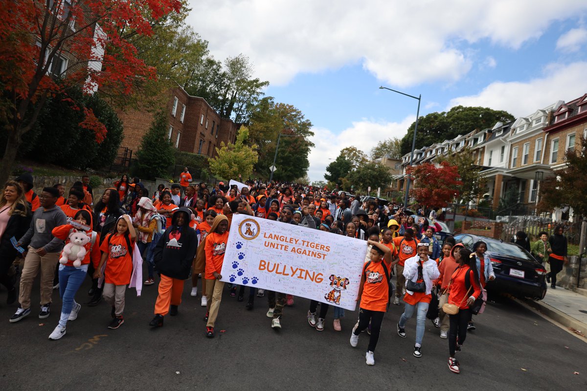 Yesterday, we had our largest peace walk and resource pop-up to date, with over 1,000 students in attendance. We want to express our heartfelt thanks to everyone who joined us in promoting peace in the District! 👏