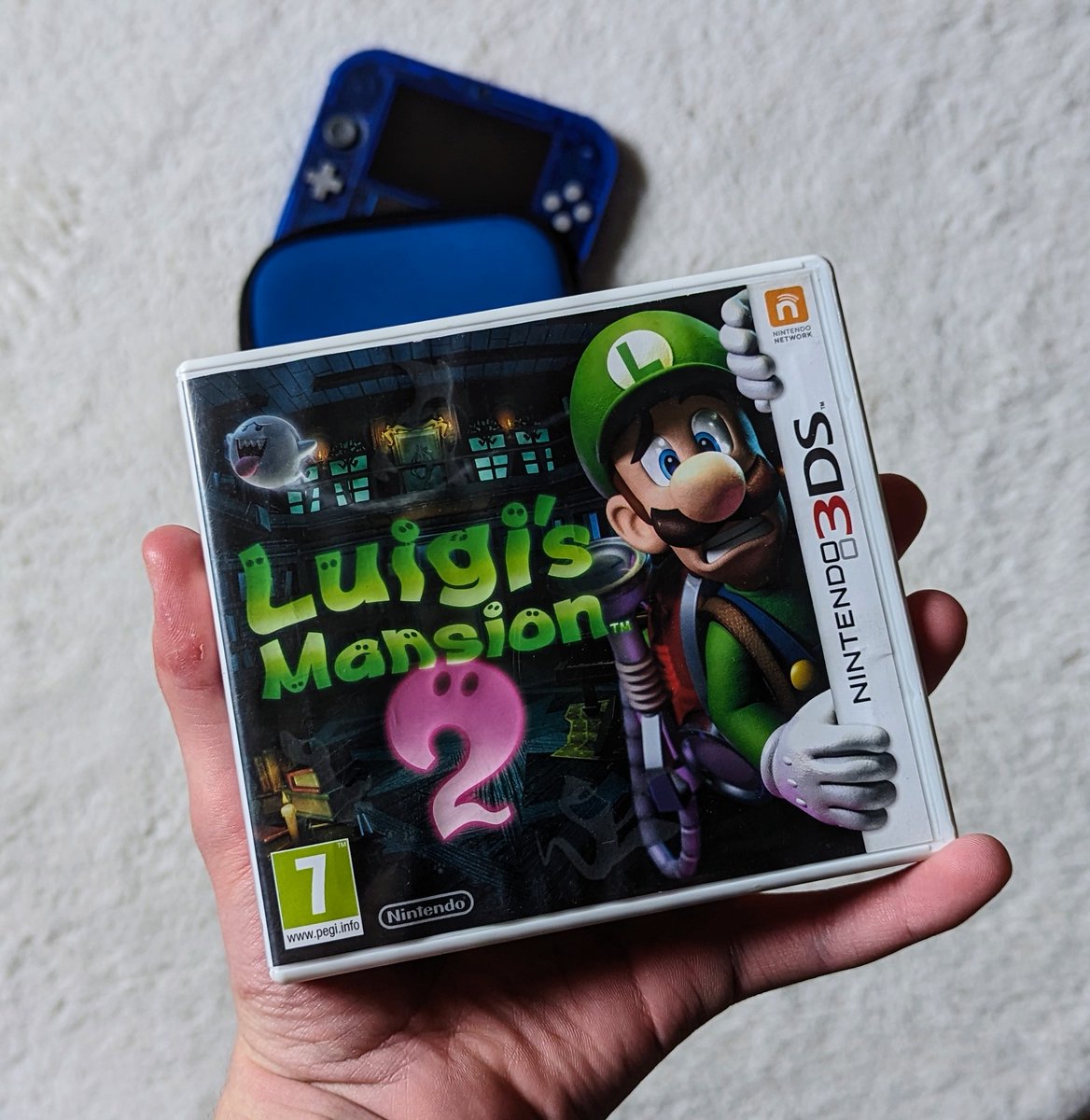 Réception Vinted avec ce Luigi's Mansion 2 👻🔥🏚️ sur 3DS.

Sympa la jaquette qui est phosphorescente 🌒

_
#LuigisMansion2 #Nintendo