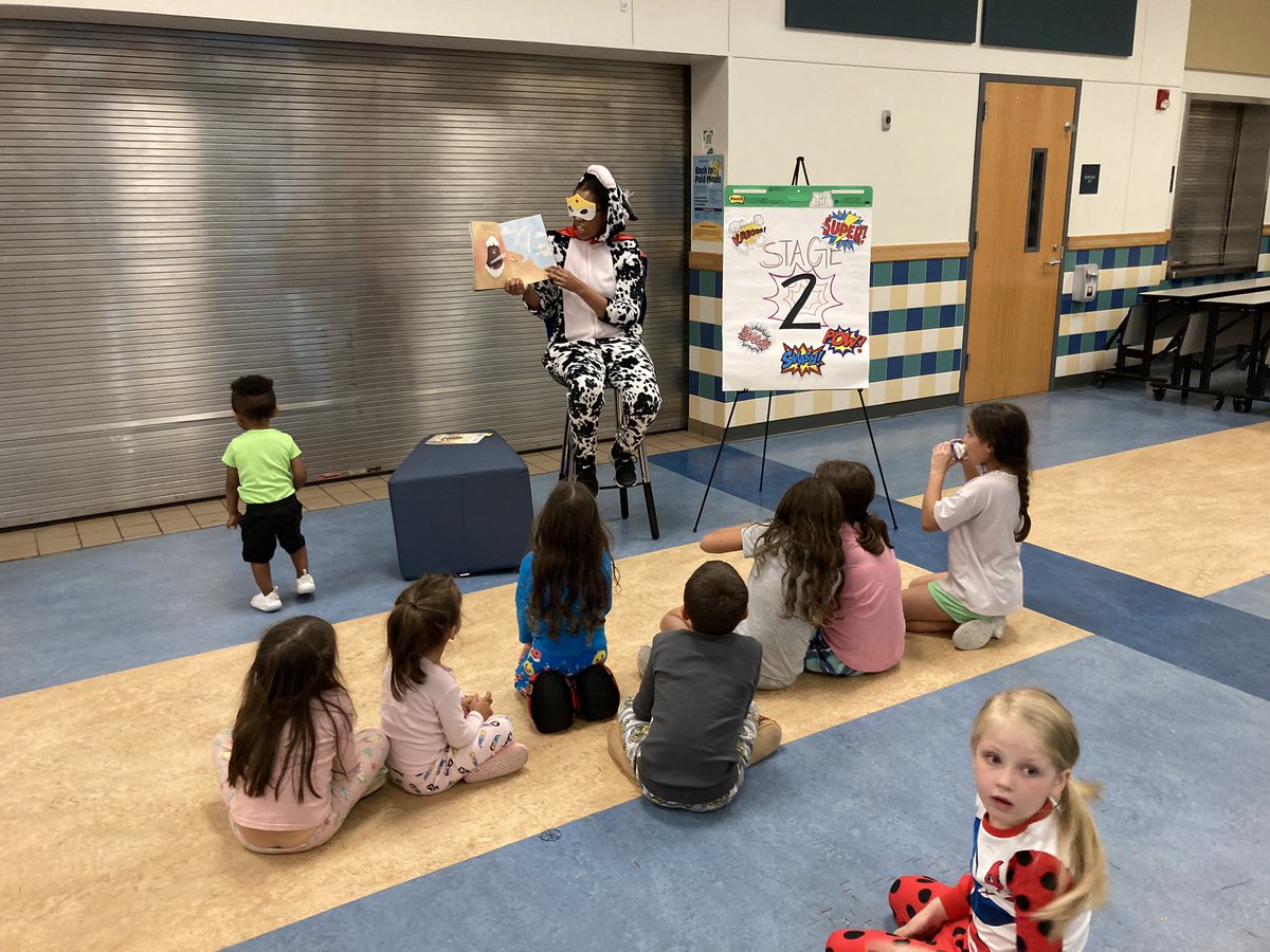 Story night was a SUPER success thanks to our teachers, volunteers and wonderful PTA! 
#ogleohana