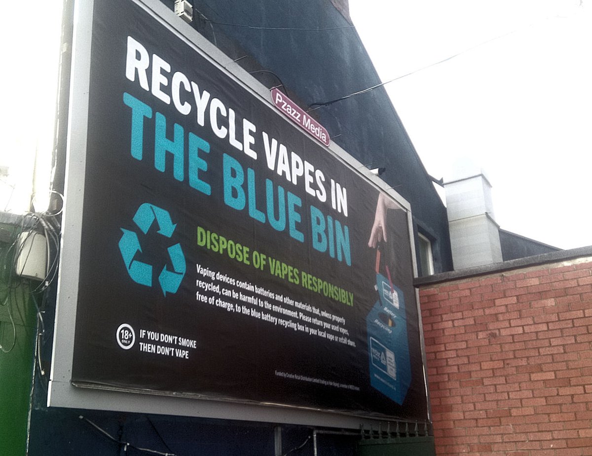 Hi I noticed a lot of these signs on Buildings & Bus Stops over the last few weeks around my area. What a Fantastic Idea maybe some people will think before they just dump their disposables. @RespectVapers @GrimmGreen @ColinMendelsohn @LivePippas @ChaunceyGardner
