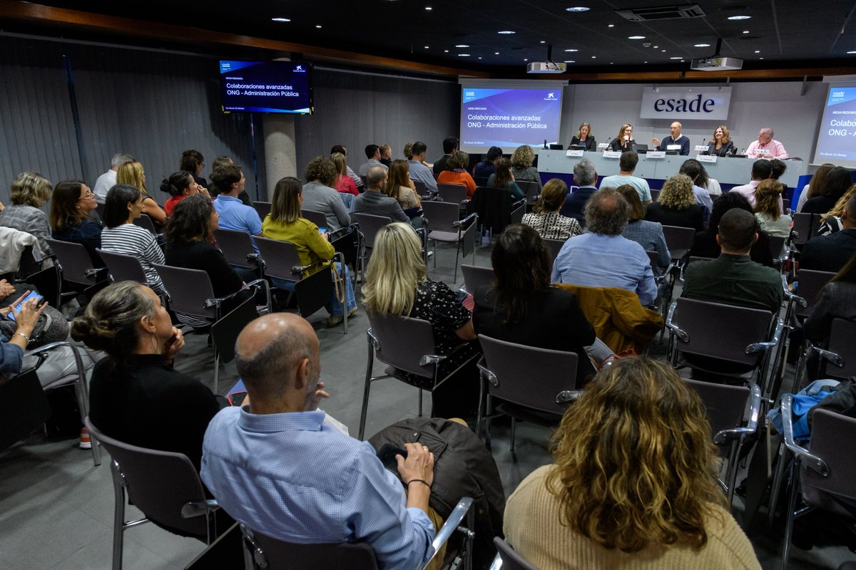 EsadeExecEd's tweet photo. ¡Cerramos con éxito la 24ª edición del Programa de Dirección y Gestión de ONG-ONL (#EsadeDGONG) de @EsadeIsocial en colaboración con la Fundación "La Caixa" en #EsadeMadrid! 🎓👏 ¡Felicitamos a todxs lxs participantes! 🚀 https://t.co/5H0ZOoyT98