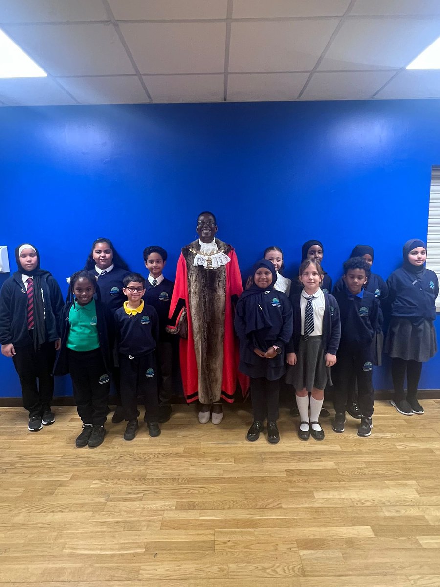 MBrookprimary's tweet photo. Mitchell Brook was delighted to have @mayorofbrent join our leadership assembly. She spoke to the children about great leadership and presented the badges to the leaders for 2023/24. #MBstars #schoolleaders #pupilleaders #schoolcouncil #housecaptains #goodwillambassadors https://t.co/NeF7brlK4K