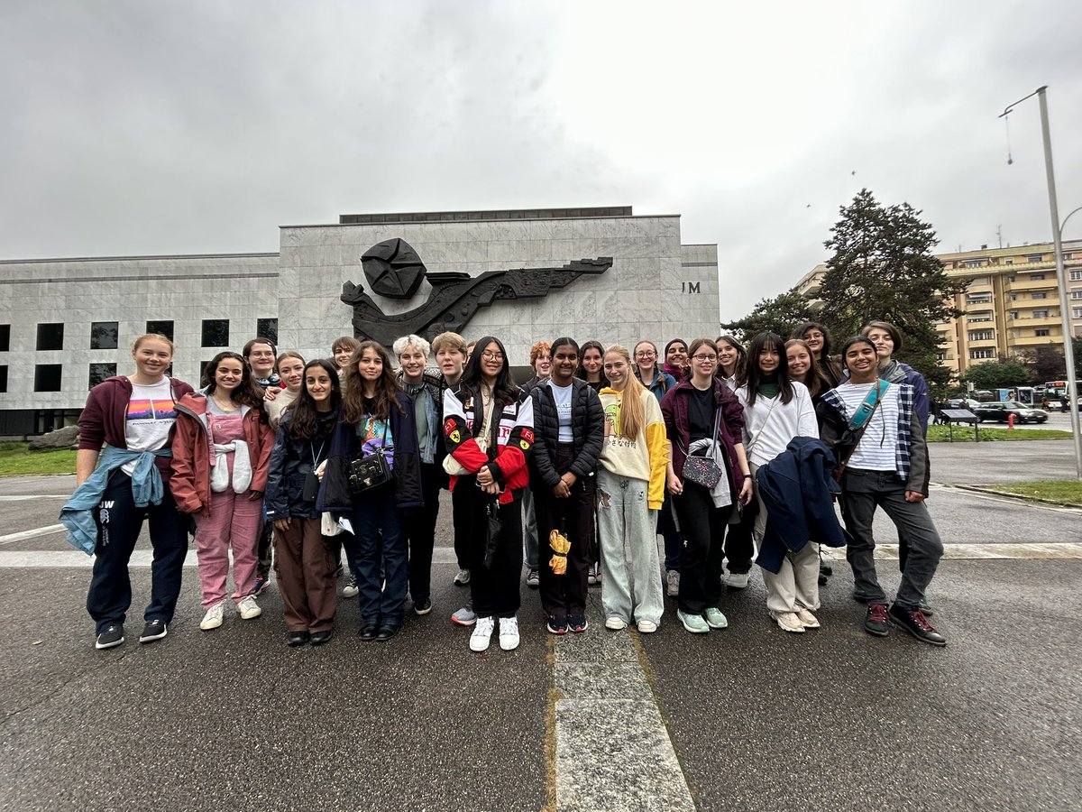 OxfordHighSTEM's tweet photo. Survived the 3am start and made it to our first destination, the Muséum d’Histoire Naturelle in Geneva. Well done, us! #OHSgoestoCERN @OxfordHighSch https://t.co/Zyll50ofnA