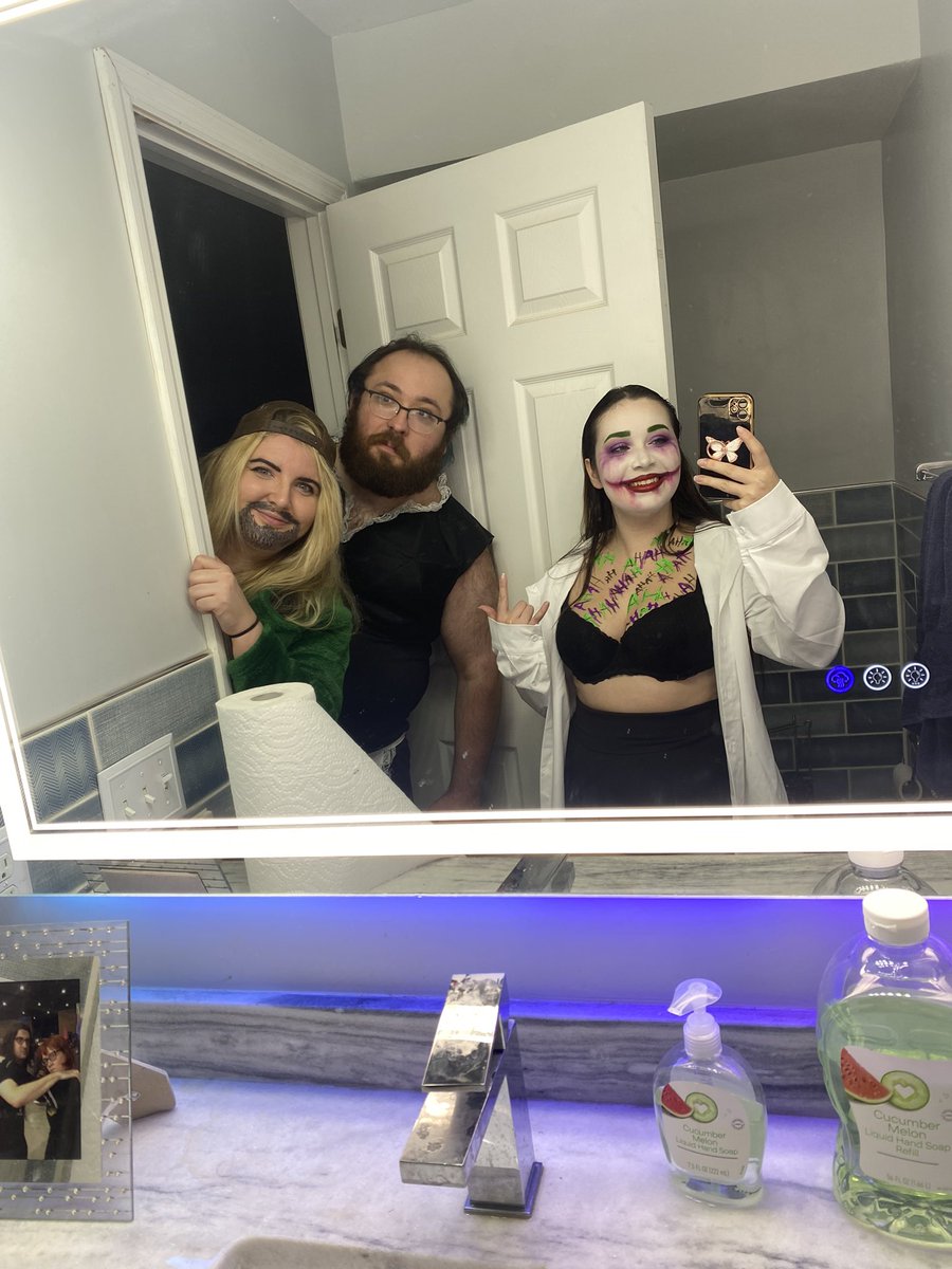 Leannimal_k's tweet photo. 🤡
#joker #thejoker https://t.co/vyGjIbInIJ