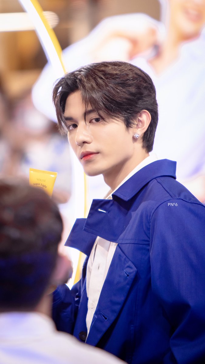 PNumber6_'s tweet photo. พรีเซ็นเตอร์คนนี้เค้าหล่อจริงๆนะ โอ้ยไม่ไหวววววว🫠🫠

#VERITEAquaLightxNetJames
#netsiraphop #JamesSu
#NetJames https://t.co/iuElBgQ9p7
