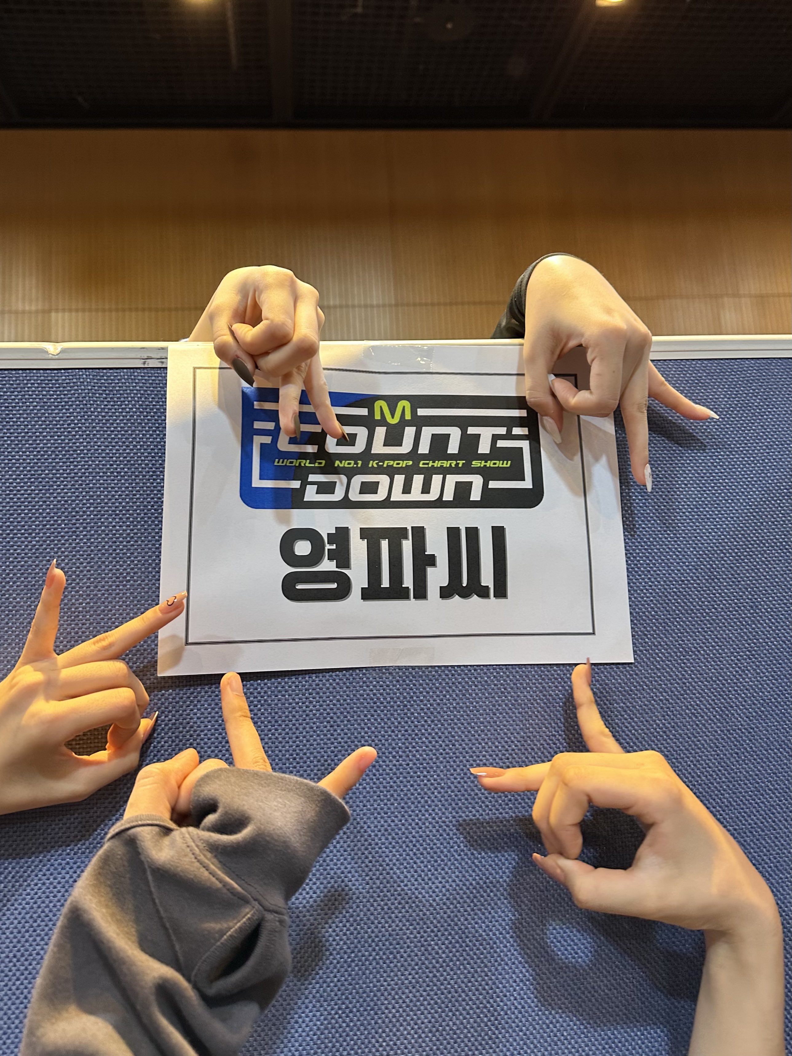 F8zBZ6bbcAAFlVC?format=jpg&name=4096x4096