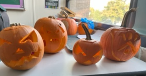 darlandhigh's tweet image. This week the students in ALN have been fine tuning their motor skills by cutting and carving pumpkins #WeAreDarland #ALN #pumpkin