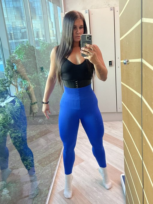 like me blue)? I'm dying to tear these leggings for anal🎬🎥🥰 https://t.co/cYL1GF2MWE