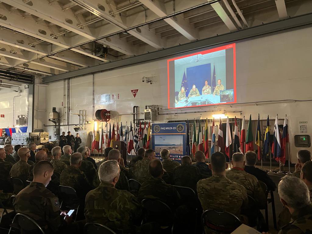 Again in Rota 🇪🇸 to provide 🇪🇺 CHODs with a first impression on the outstanding level of operational readiness achieved by our military personnel in dealing with crisis management. #LIVEX23 exceeded expectations. Let's stay committed towards RDC FOC! @EUSec_Defence @eu2023es