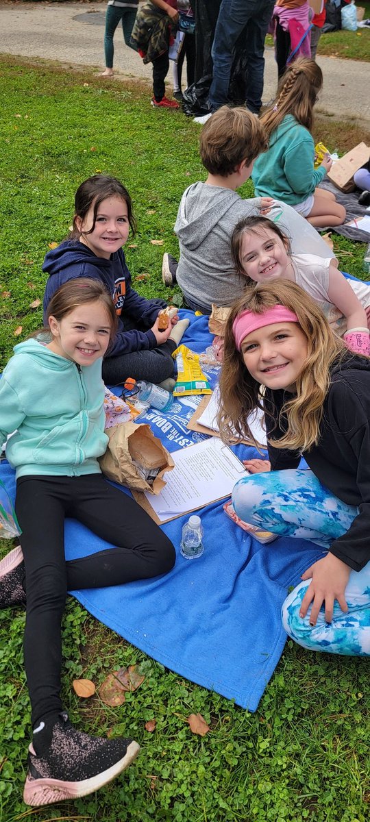 MzEngasser's tweet photo. Lunch time at the deCordova Museum. @PublicWalpole @oprschool https://t.co/EI9ndA0Ulz