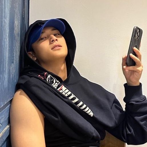 gyuraven's tweet photo. hi i'm raven, looking for moots

- he/him, filo, not a minor
- not new to #stantwt #kpoptwt
- lf carat moots but any fandom is welcome

♡ / ↻ to be moots https://t.co/64fFwTGpmb