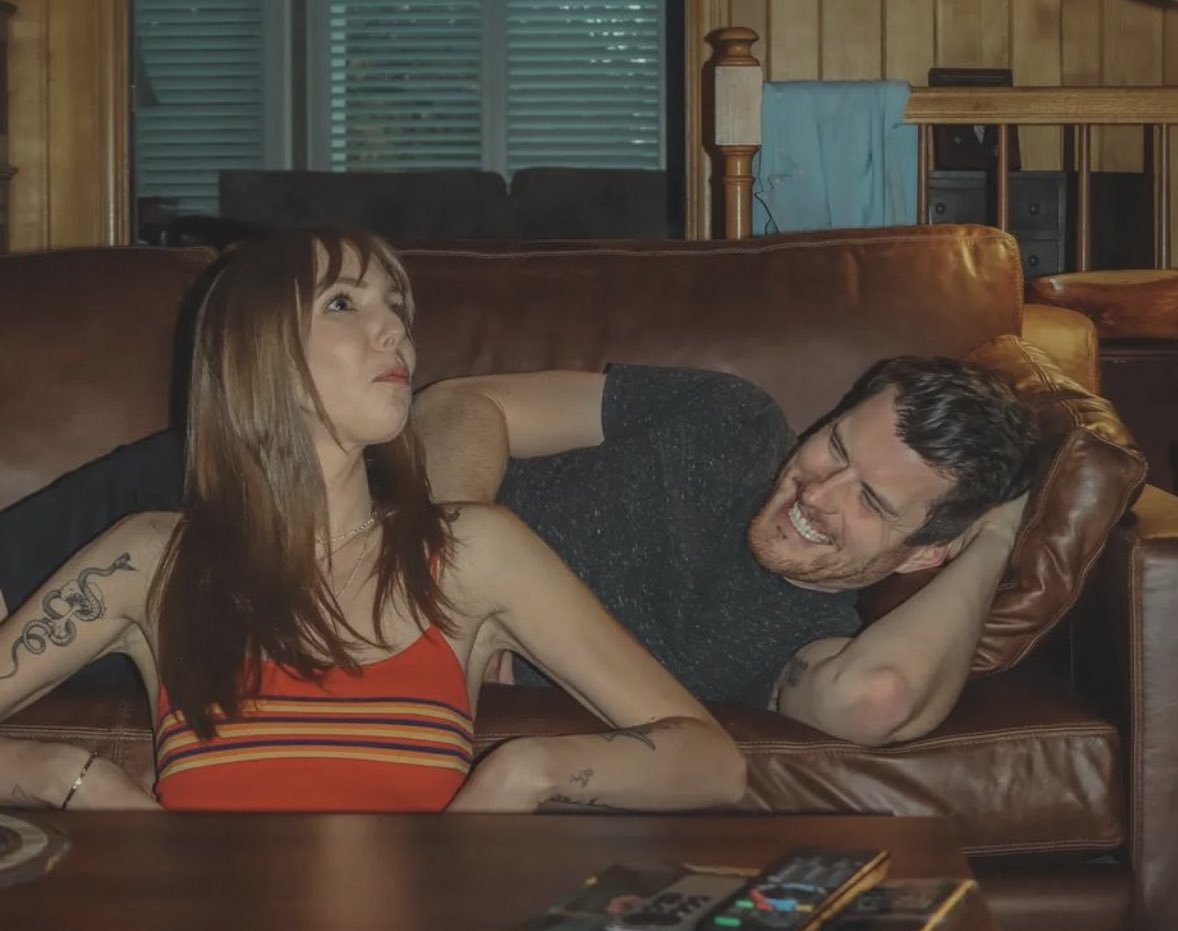 gossipytbFR's tweet image. ✅ Félicitations à Sandrea et son chéri Charlie qui vont bientôt se marier ! xoxo gy.