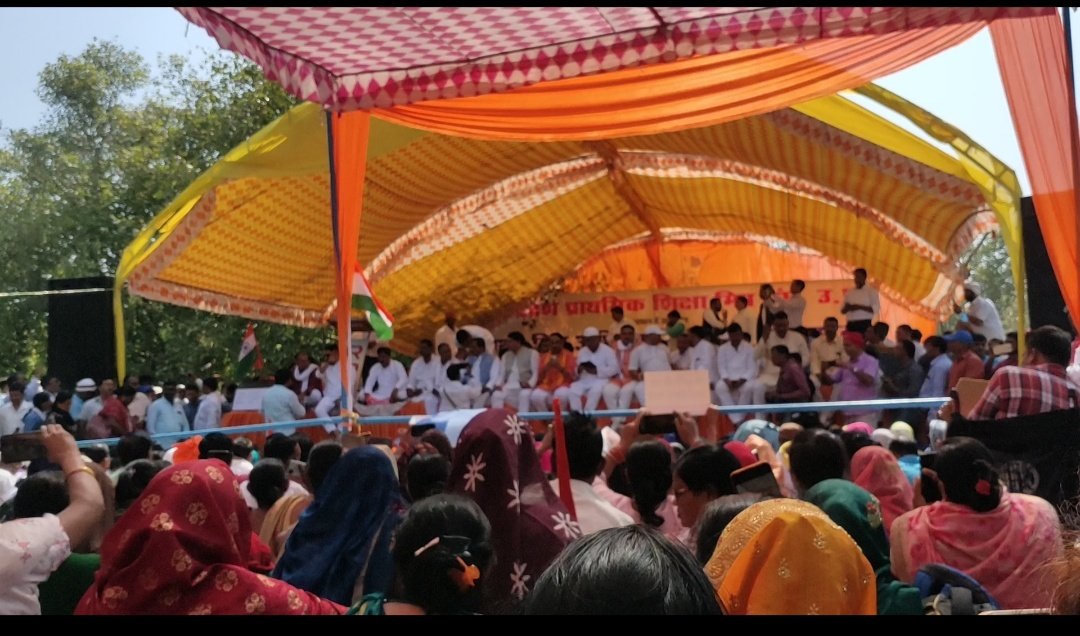 एक महीने के बाद देखते है ये bjpसरकार शिक्षा मित्रों के लिए क्या करती है।