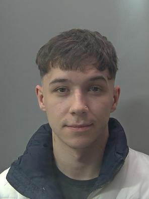 This is Benjamin Diamond - a 22-year-old man who headbutted his girlfriend and on another occasion, dug his thumbs into her eyes at their #OrtonBrimbles home.

He was sentenced this week.

For the full story  👉orlo.uk/fi1bT

#NoExcuseForAbuse #SaferCambs