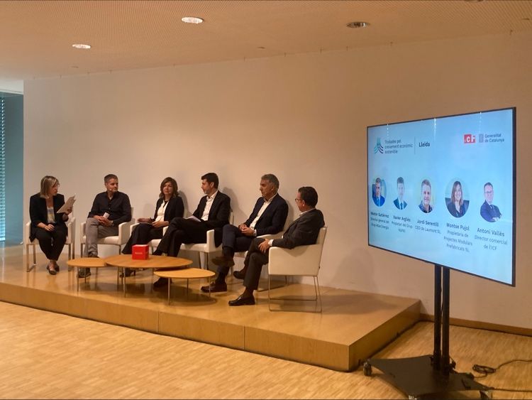 icfcat's tweet photo. 📈L’ICF finança 864 empreses i entitats per 153M€ a Lleida des de 2020.
📌 Les dades s'han conegut avui a la Trobada pel Creixement Econòmic Sostenible de Lleida i ha aplegat més de 180 d'empresaris i empresàries. 
Un èxit de convocatòria!
Més informació: https://t.co/IGLKH8OsxG https://t.co/482F3ZLuzd