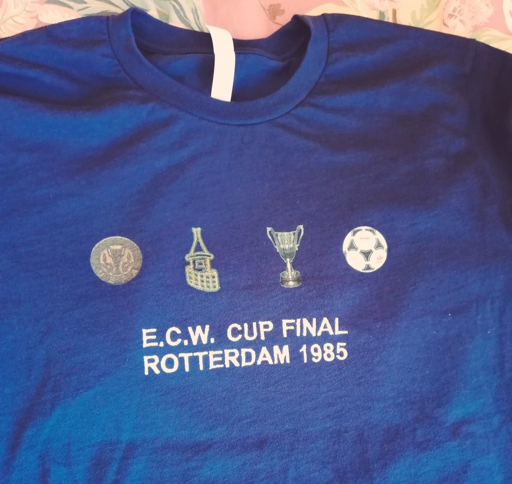 Absolute favourite! DM us now to order this belter 

🥇 Winners medal
🏛 Prince Rupert's tower
🏆 European 'Cup Winners' Cup
⚽️ Adidas 'Tango' Ball used

#bestseller #EFC #ecwc #rotterdam85 #rapidvienna #summertshirts #tshirts #tdefutebolblue #BeDifferent 🔵⚪⚽️