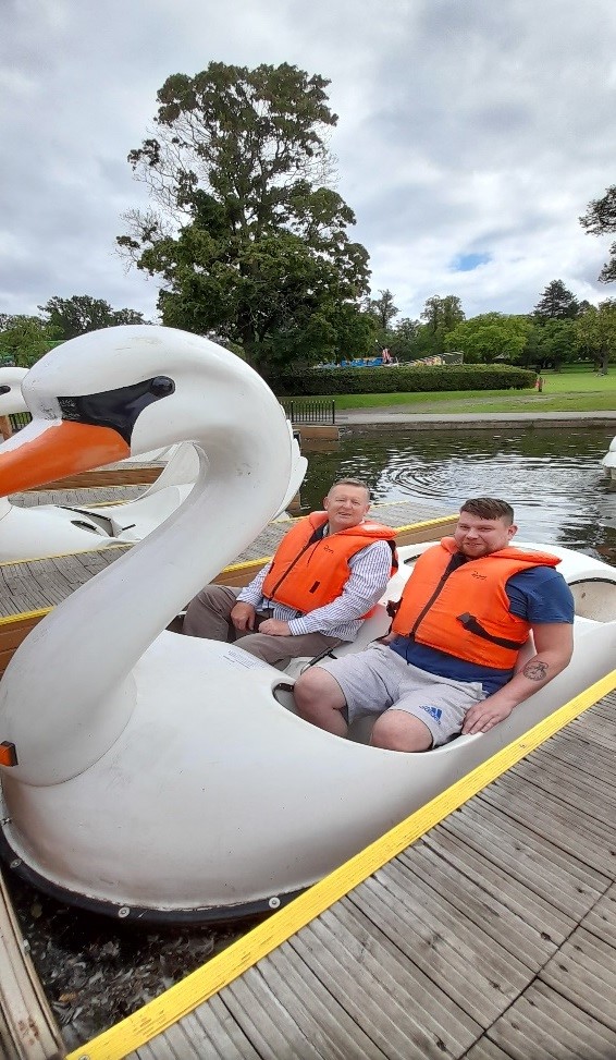 HeadwayBS's tweet image. Client Paul and his Lifestyle Support Worker, also Paul  visited Cannon Hill Park during a session recently. They both look as though they are thoroughly enjoying themselves in the autumn sunshine. 
#autumnsunshine #enjoyingtheoutdoors #supportwork #braininjury