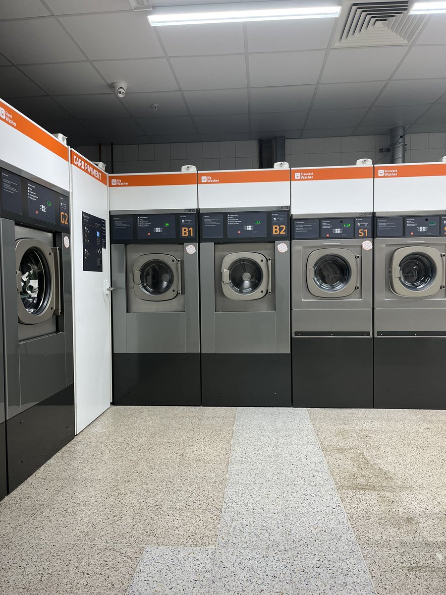 Peckham Morrisons to do my washing and then a trip up North😎 love it 🎶