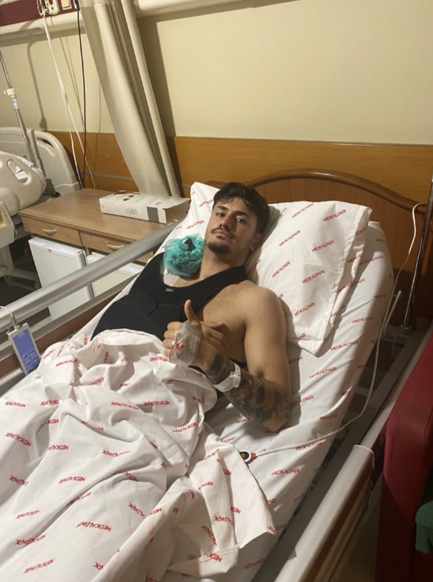 Geçmiş olsun Murat Sarıgül🙏🏻

Profesyonel futbolcularımızdan Murat Sarıgül,  yaşadığı sakatlık nedeni ile Omzundan başarılı bir operasyon geçirmiştir. 

Futbolcumuz Murat Sarıgül’e geçmiş olsun dileklerimizi iletiyor, en kısa sürede yeniden sahalara dönmesini temenni ediyoruz.