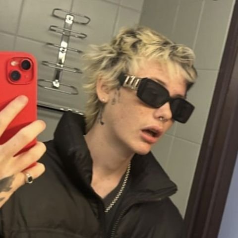 NormalLyricsBot's tweet image. 