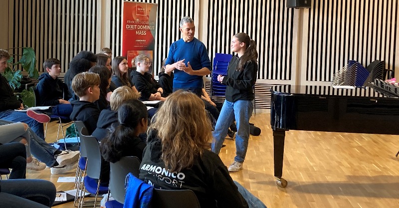 ArmonicoConsort's tweet photo. A massive thank you to Roderick Williams for leading a fantastic masterclass for our Scholars this week! They had a wonderful day and learned so much from you.
#armonico #scholars #masterclass #singing #music https://t.co/OmtAvmisn0