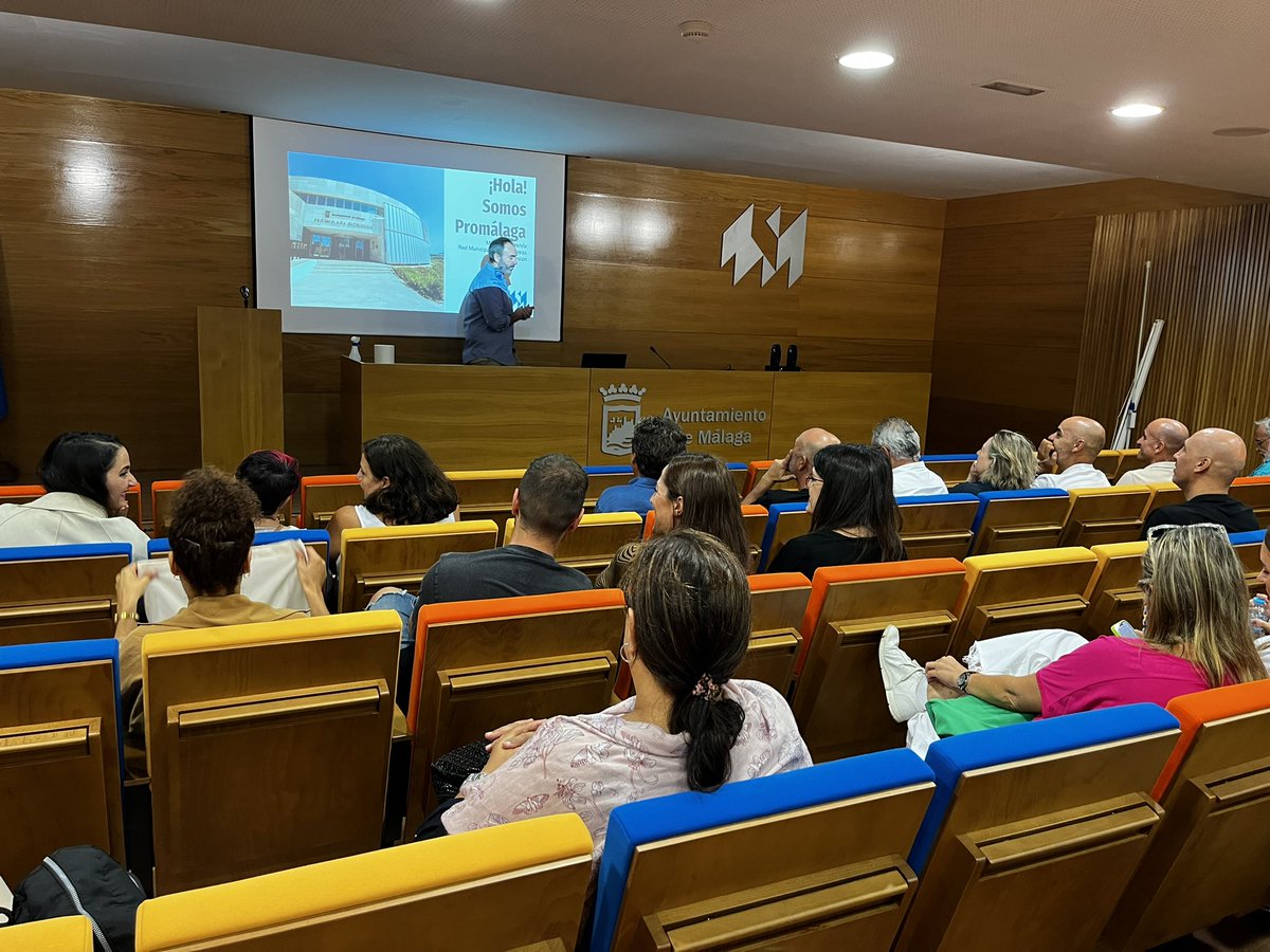 🙋🏼‍♂️Ya en <a href="/promalaga/">Promálaga</a> I+D, para conocer la incubadora y preparar a los asistentes de #MLGMeetingPoint a los talleres de la tarde 🙌🏼

#emprendimiento #FP #docentesfp