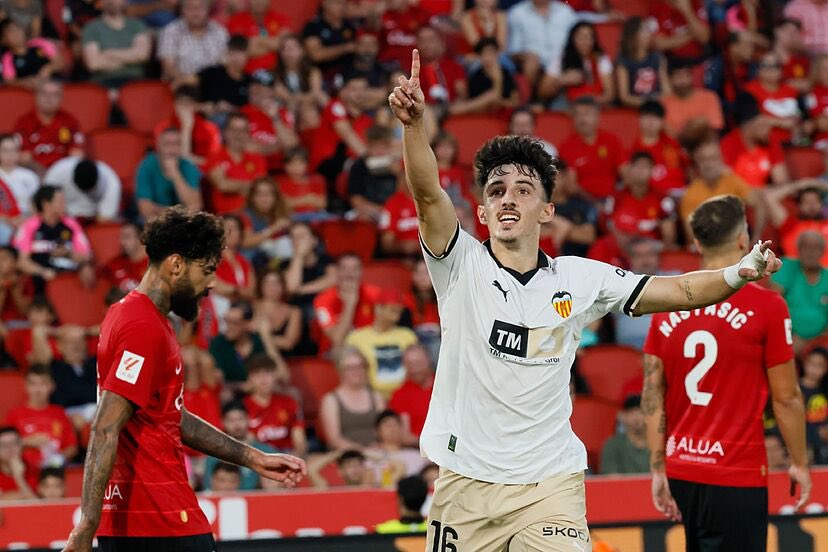 🦇 Noticias <a href="/RadioMARCA/">Radio MARCA</a> 

⚽️ DIEGO LÓPEZ se trata en el día libre. GOLPE tobillo izquierdo. VENDAJE en la zona. En principio NO pasará pruebas. Confianza en que llegue vs Cádiz.

⚽️ CANÓS previsto entrenar con el grupo mañana. Trabaja en el día libre. Optimismo para el lunes.