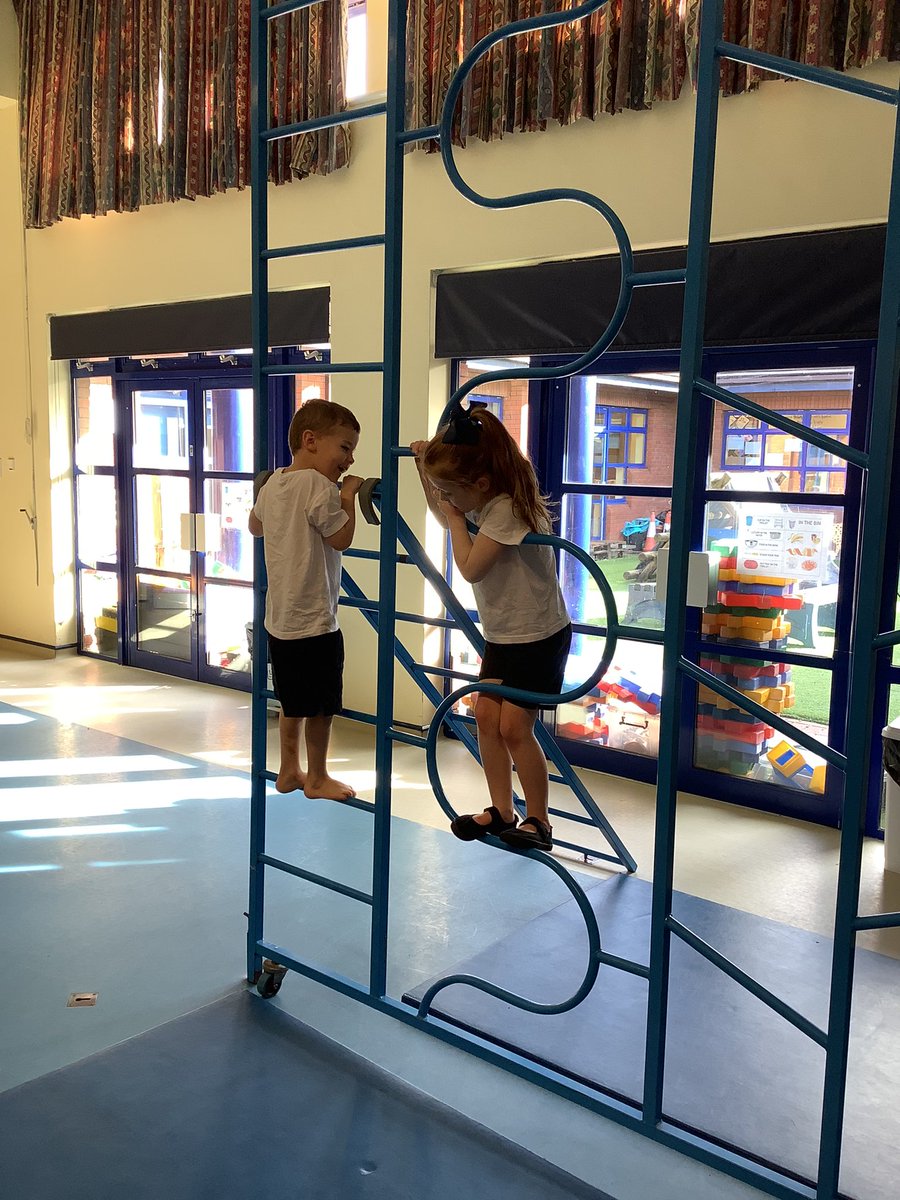 murdishawwest's tweet image. Another fun PE lesson, practising our gymnastic shapes and using the climbing frame! #mwcpsport