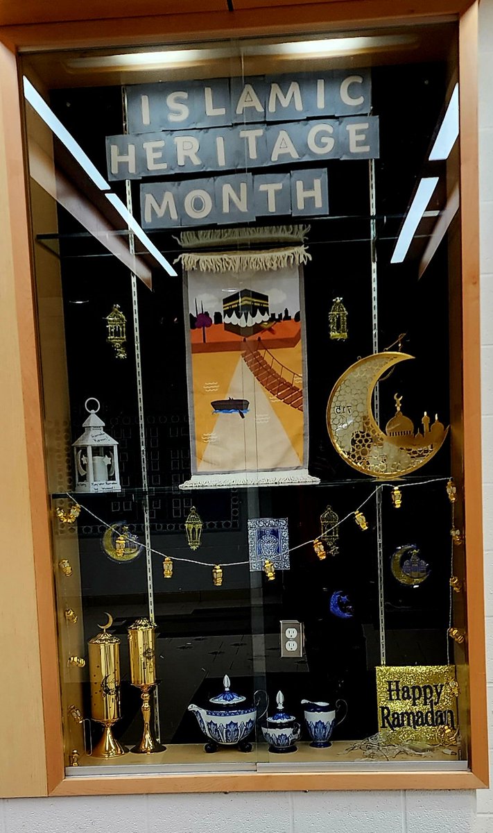 Fatimahaque86's tweet photo. Islamic Heritage Month is October. I always enjoy making this display as I get to see student's faces light up, such as Ahmed in G2 did when he saw this for the first time. @BOYNEhdsb @HaltonDSB https://t.co/xHcf6gy6CI