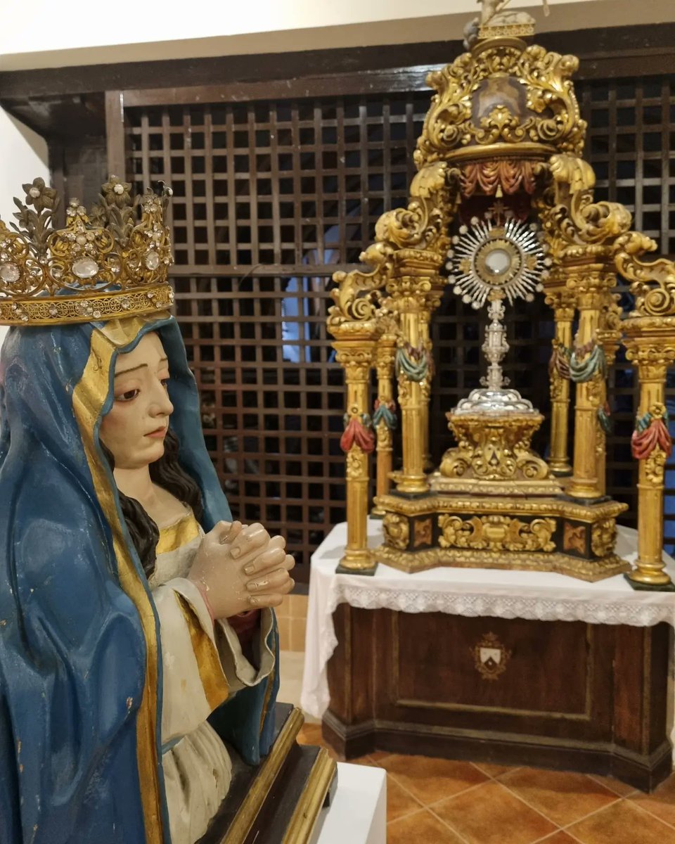 Agradecemos unas vez más tan noble gesto de esta familia que ya nos dijo que el legado familiar sería entregado al #MUCAR
.
#Mucargranada #patrimonio #carmelitasgranada #monjasdelcarmen #carmelitasaogranada