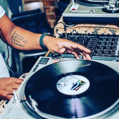 As Elmuziqa team we are thinking of hosting A Deep House Only Vinyl Session in one of our DeepHouseFridayPodcast once a month, and call it Elmuziqa Vinyl Sessions. 
Please let us what you think of this in the comments section.
#elmuziqa #Elrecords #deephouse #vinylsessions