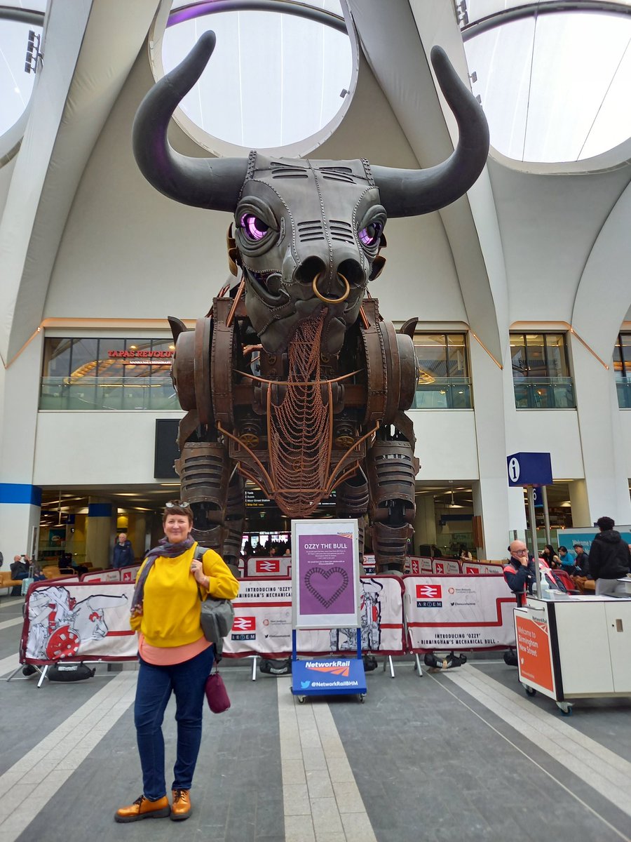 alex_fisher1969's tweet image. 1. Off to the @EuroHuntington conference #EHA2023 via Birmingham to Blankenberge. A great start with Ozzy the Bull as our mascot &amp;amp; @BirminghamOpera serenading us...