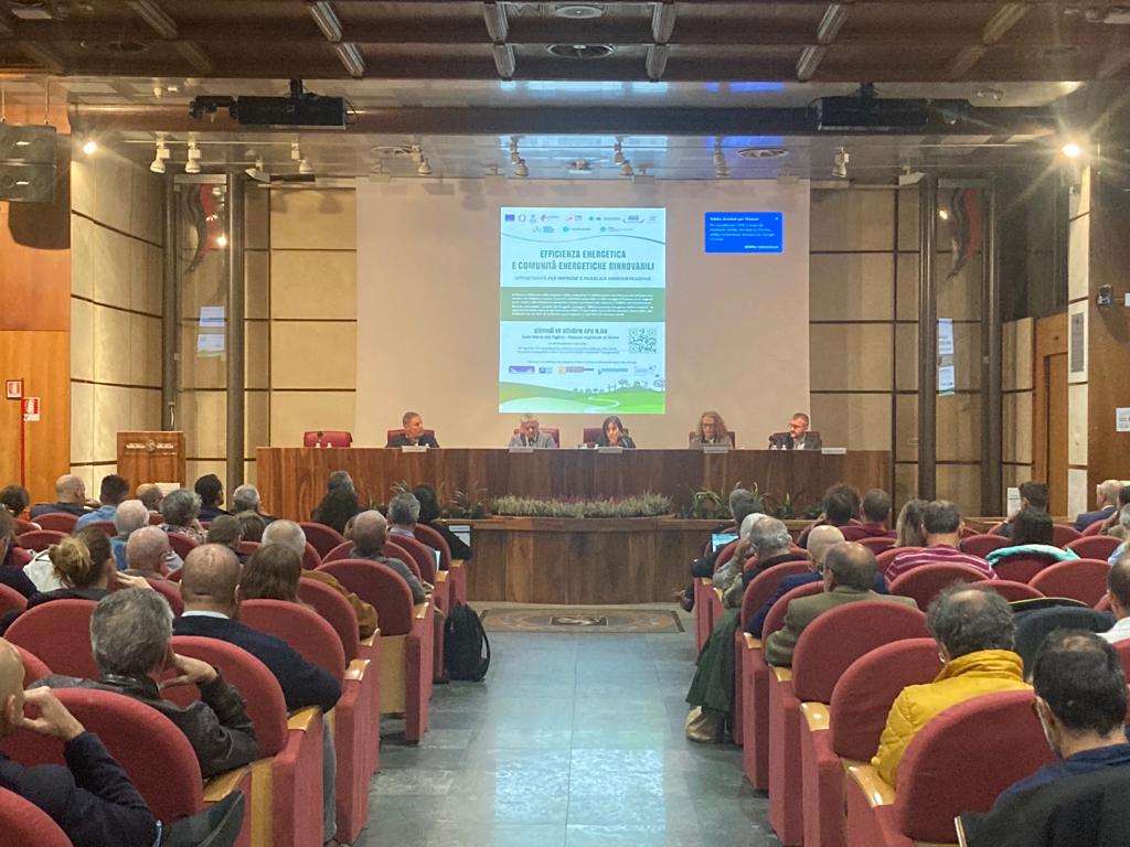 celvavda's tweet image. Oggi, 19 ottobre, intervento del #celva al convegno "EFFICIENZA ENERGETICA E COMUNITÀ ENERGETICHE RINNOVABILI - Opportunità per imprese e pubblica amministrazione", organizzato da #camera valdostana delle imprese e professioni e da @vdaufficiale