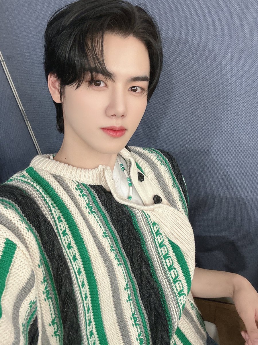 CRAVITY_twt's tweet photo. 엠카 보신분~~~~~~~~❤💝🩵💚😘
#민희 https://t.co/m4Ksc9lWZu