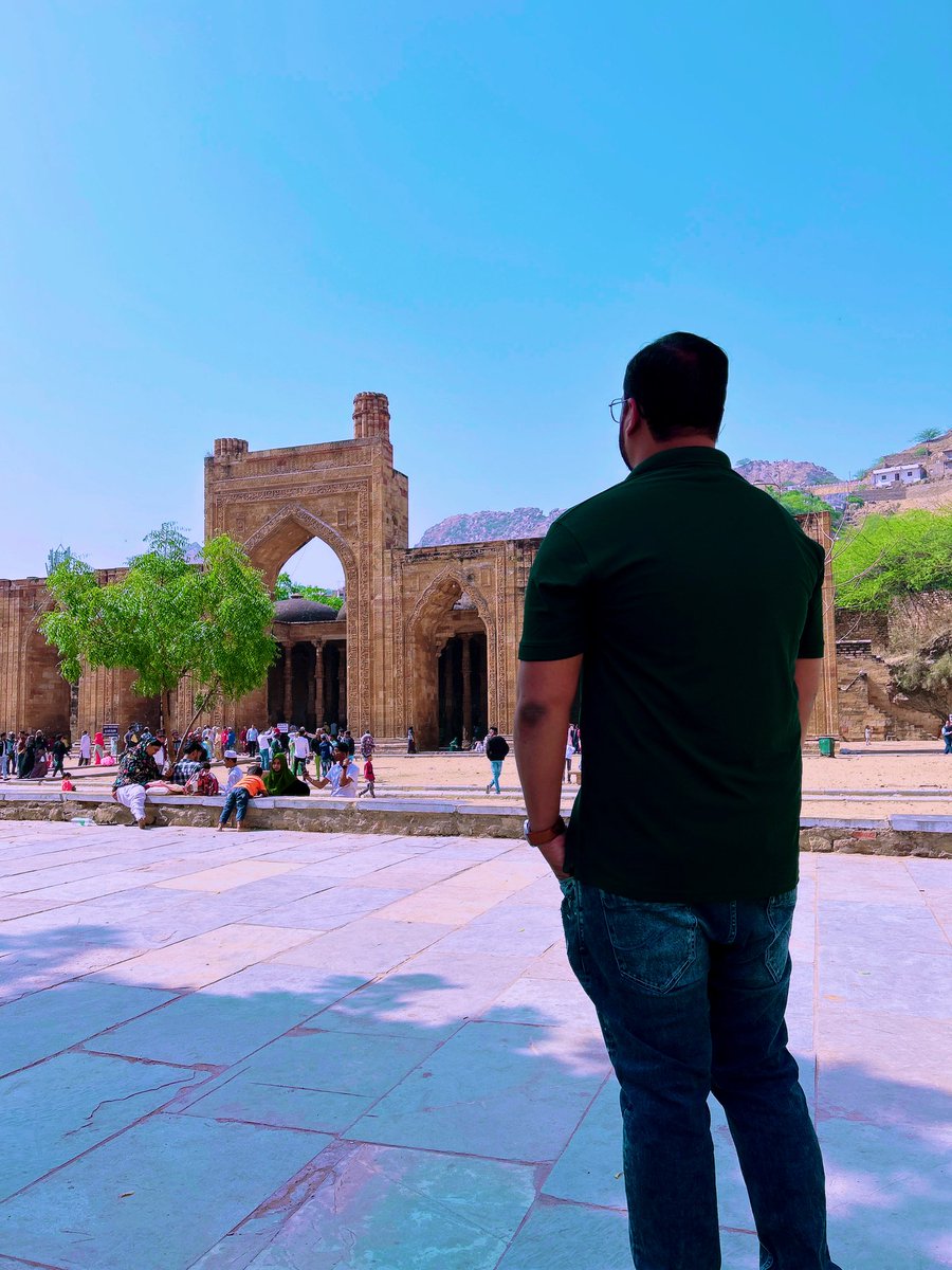 nmemon47's tweet image. At Dhai Din Ka Jopda #ajmersharif