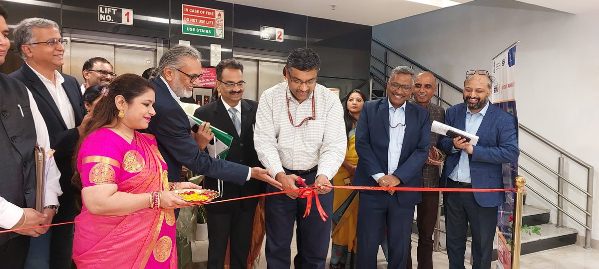 stpiindia's tweet photo. Hon'ble Secretary, @GoI_MeitY, Shri S Krishnan along with other dignitaries unveiled the plaque; marking the inauguration of the incubation facility at STPI Apiary CoE, Gurugram.
#STPIIncubation #STPICoEs
@PalSushpal
@arvindtw
@pankajthakar
@DeveshTyagii
@ApiaryIncubator https://t.co/ndkgFwoT6g