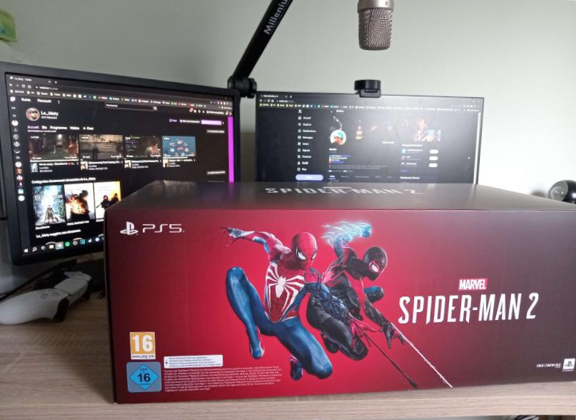 LeMaty_'s tweet photo. Samedi matin on débute le live avec un petit unboxing ? 👀
Puis après avoir fait mumuse on partira en #Mathrathon 🔥 
#SpiderMan2PS5 https://t.co/urbe35yv1d