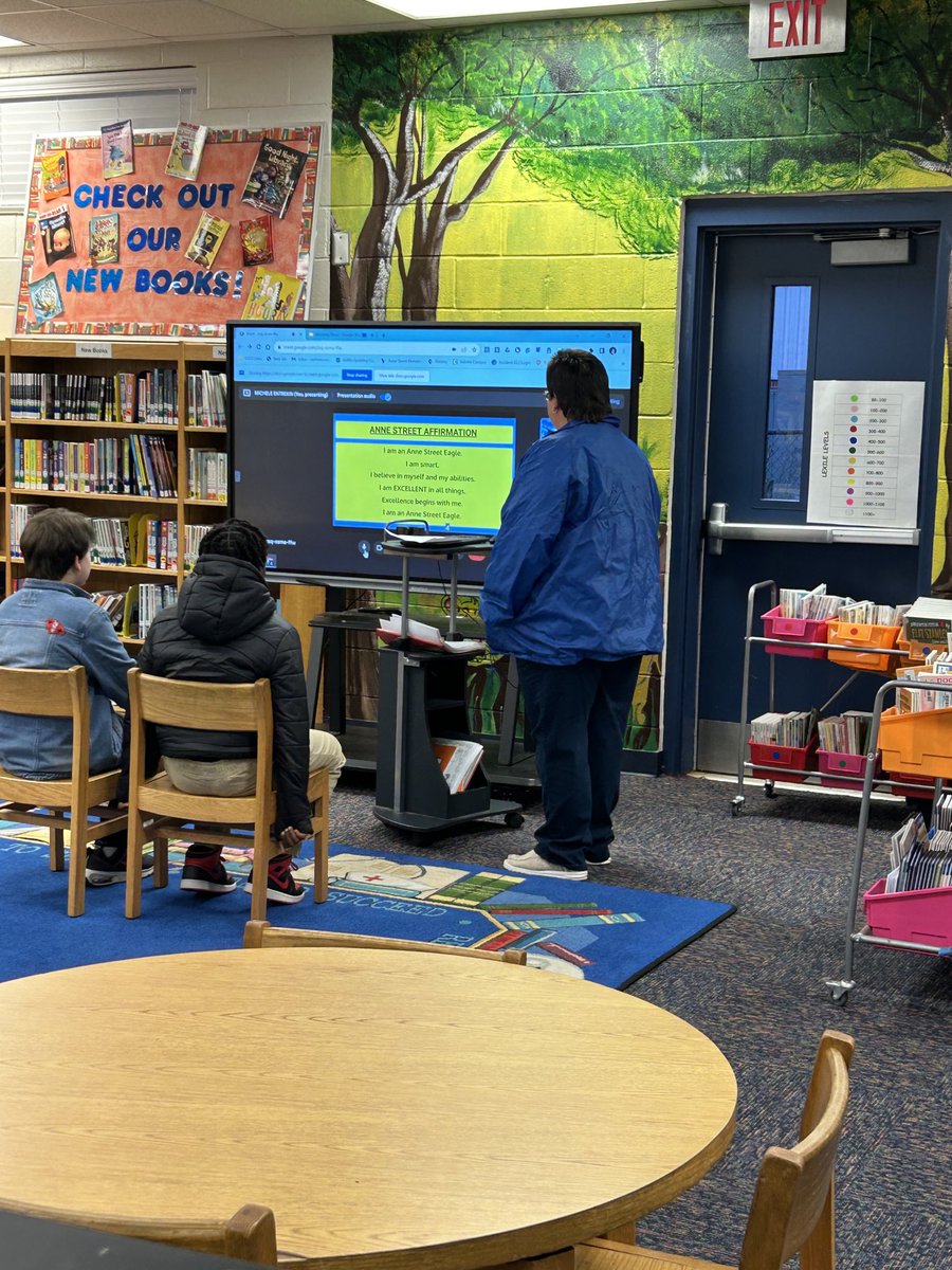 MsFagin's tweet image. Love seeing students involved in daily activities at school! Great way to start the day watching the morning news show at ⁦@AnneStreetES⁩! #FaginatorTech