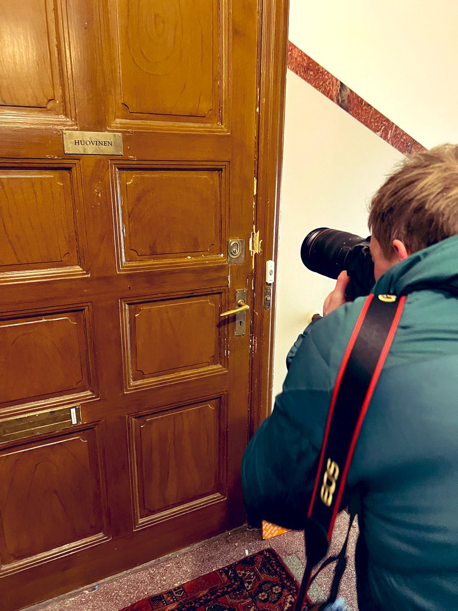 Rykten på stan säger att vi imorgon (häktning) kommer att få uppleva den största spionskandalen i landet sedan Stig Wennerström … 😳 obs! Copyright på bilden.