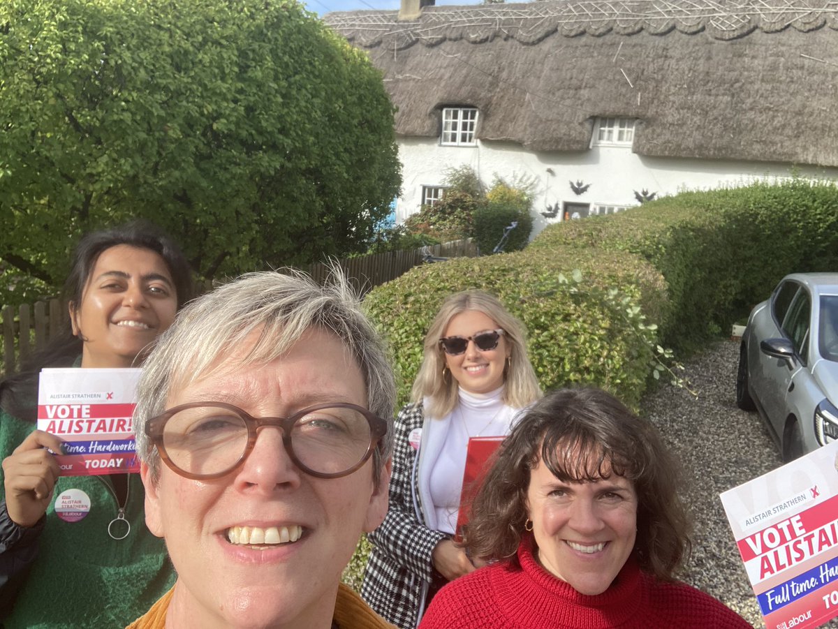 No no-go areas for @UKLabour as @RNBlake @SofiaPatel100 beetling around beautiful #MidBeds finding more and more support for @alistrathern