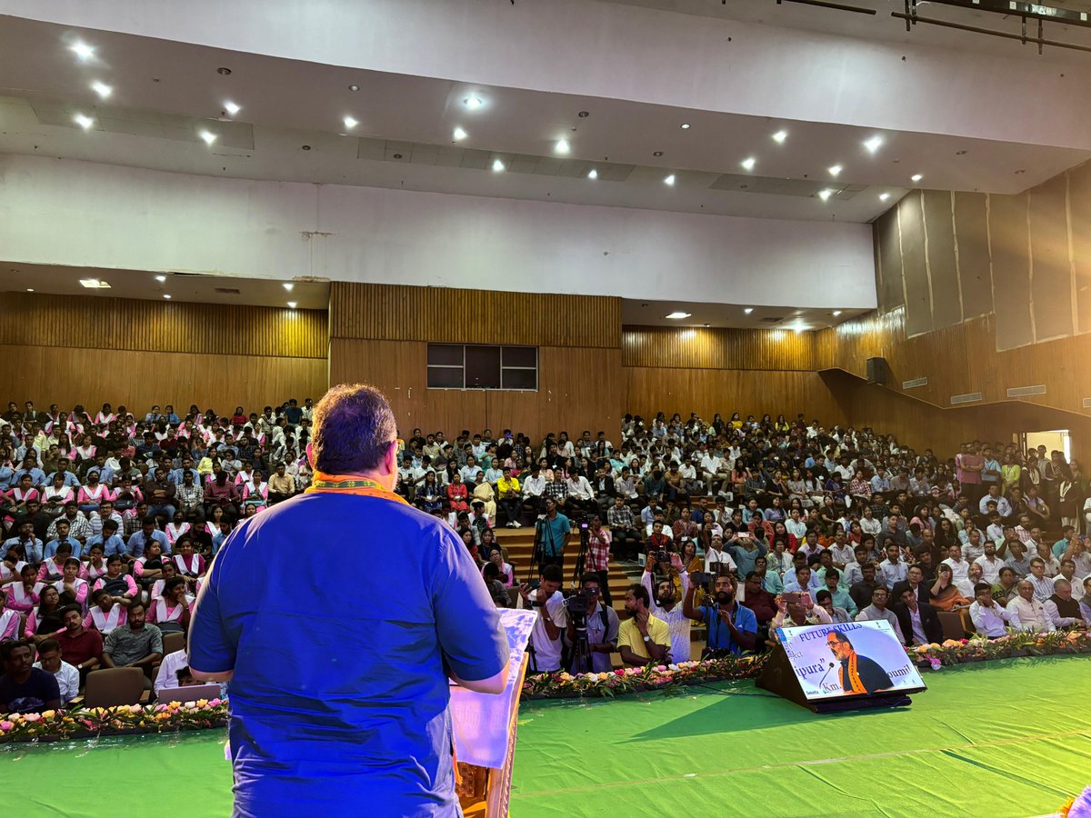 RajeevRC_X's tweet photo. Tripura’s Youth will become magnet for Investments. Soon Tripura will witness MNCs, Big Indian Cos & Startups setting up their base!

Within just few months of announcing future-ready skills with industry backed job opportunities in #Tripura, I was happy to inaugurate Project 'Heartland Tripura' today in #Agartala.

I thank @DeloitteIndia for having confidence in the youth of Tripura and for partnering with @GoI_MeitY @MSDESkillIndia & Govt of Tripura for this initiative.

PM @narendramodi ji’s multi-year vision & work over the years has revolutionized physical & Digital Infrastructure in the North East Region.

Partnerships like this will create a talent pool in #NER that can tap into the unprecedented opportunities offered by India’s growing economy.

— Addressed the inauguration of Project 'Heartland Tripura' in Agartala today.

#NayaBharat #NayeAvsar #RCinTripura