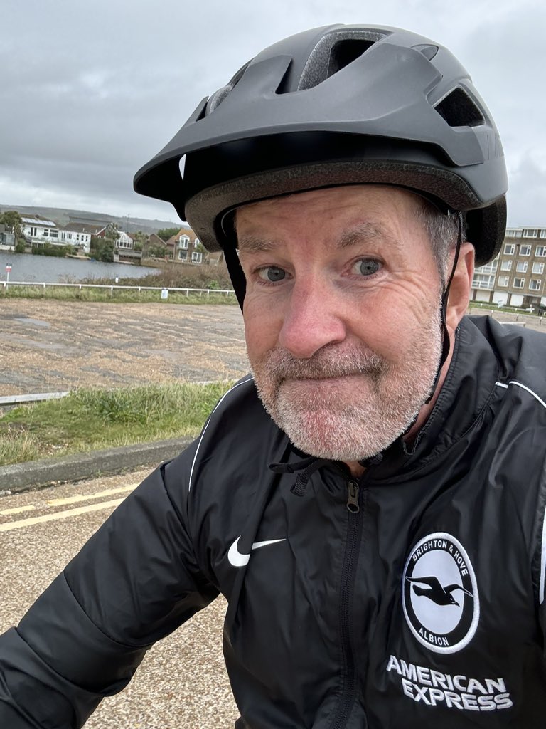 AlbionSmudge's tweet photo. 45 years after launching my bike into the  Ouse at Hamsey after the chain had let me down yet again, I’ve bought a new one. No lycra yet but look a proper 🔔end in this helmet! 😂 Look out for these skinny legs on the back lanes of GOSBTS 🚲👍🏻 https://t.co/qqZPuooehi