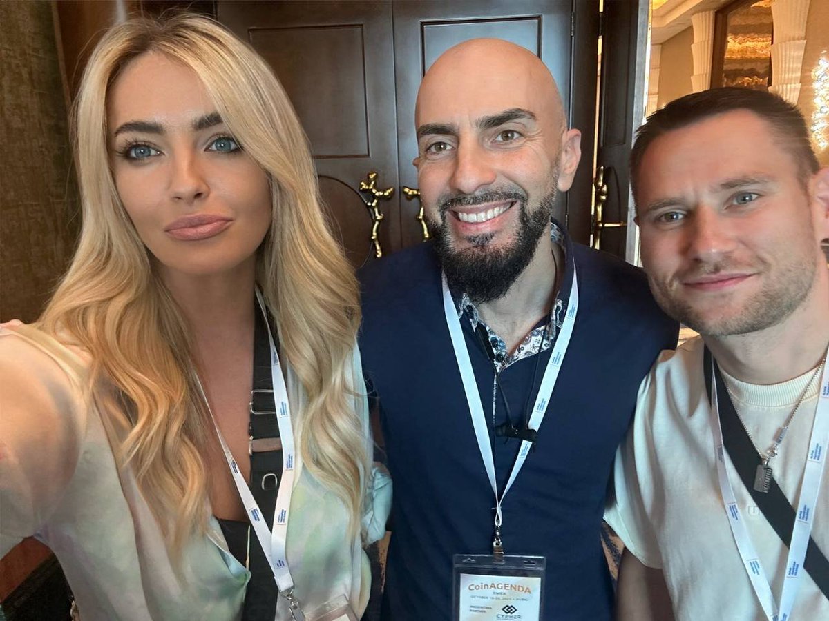 📈🐂 <a href="/ceo_1ex/">Dmitriy Litvinov</a> &amp; <a href="/Vi_1ex/">Victoria Milton |</a> were so excited to catch the acclaimed trader &amp; financial educator <a href="/ToneVays/">Tone Vays</a> at <a href="/CoinAgenda/">M Terp</a> Dubai today!